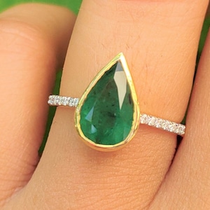 1.77Ct Natural Emerald Teardrop emerald ring with natural diamond, emerald promise ring, Pear Emerald engagement ring for girls and women