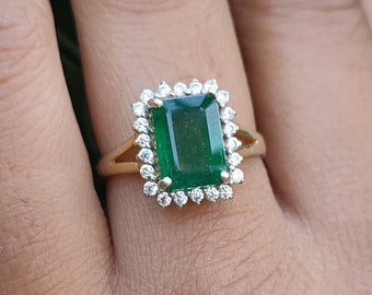 Emerald Ring, Emerald Wedding Ring, Anniversary Ring, Emerald Diamond Halo Ring, Natural Diamond Ring, Emerald Ring for Women, Emerald Ring