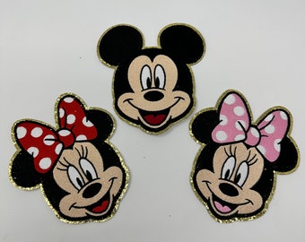 Grands écussons Mickey et Minnie - 6 po. Repassez et collez ou cousez les écussons Disney -