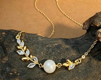 Dainty Olive leaf Pearl Necklace,  Elegant Wedding Bridesmaid Proposal Jewelry,  Minimalist Bridal Jewelry Gift, Garden Wedding Necklace