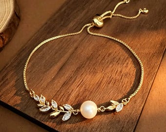 Bridesmaid Pearl Bracelet with Dainty Olive Leaf, Elegant Wedding Bridesmaid Proposal Jewelry, Bridal Party Thank you Gift