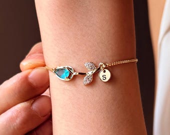 Custom Initial Tulip Bracelet, Dainty Flower Bridesmaid Gift, Personalized Keepsake Wedding Gift for Best Friend Mom Daughter Sister