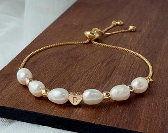 Custom Initial Pearl Bracelet, Personalized Bridesmaid Proposal Gift, Custom Monogram Wedding Party Jewelry Initial Gift for Mom Best Friend
