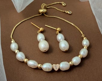 Custom Initial Freshwater Pearl Bracelet Earrings Set, Personalized Bridesmaid Proposal Gift Bridal Party Gift, Mom Best Friend Sister Gift