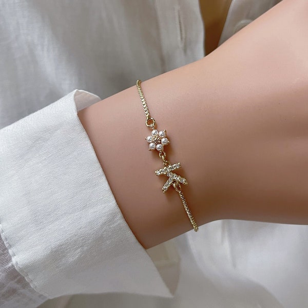Bracelet personnalisé de fille de fleur d'enfant en bas âge, cadeau de demoiselle d'honneur, cadeaux de petite fille, bracelet initial de fille de fleur, bracelet de demoiselles d'honneur junior