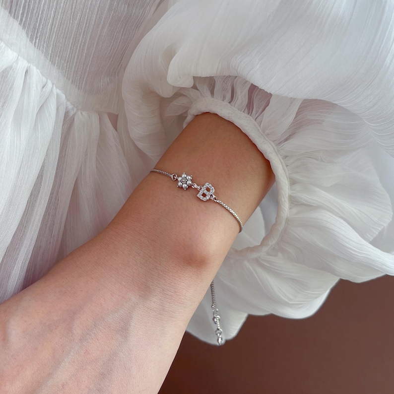 Bracelet personnalisé de fille de fleur d'enfant en bas âge, cadeau de demoiselle d'honneur, cadeaux de petite fille, bracelet initial de fille de fleur, bracelet de demoiselles d'honneur junior image 5