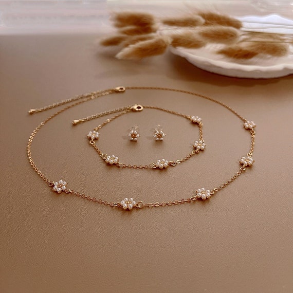 Pearl Flower Bracelet Necklace Earrings Wedding Jewelry Set, Bridesmaid Gift, Wedding gift for Bridesmaids Flower girls Junior Bridesmaids