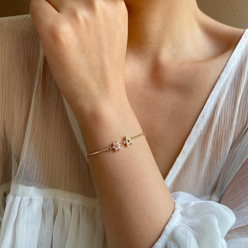 Bracelet personnalisé de fille de fleur d'enfant en bas âge, cadeau de demoiselle d'honneur, cadeaux de petite fille, bracelet initial de fille de fleur, bracelet de demoiselles d'honneur junior image 6
