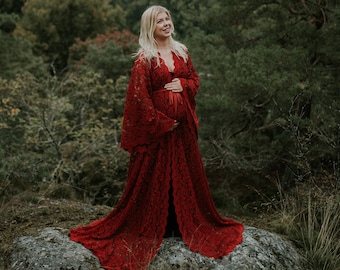 Alicia - Rotes Boho Style Umstands Spitzen Robe Kleid | Boho Umstandskleid | Langarm | Boho Maxi Kleid für Schwangerschaft Fotoshooting