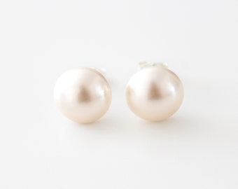 Helmi 10 mm Creamy White Pearl Stud | Swarovski Pearl Stud Earrings for Women | Wedding Party Jewellery for Bridesmaids | Jenny Aarrekangas