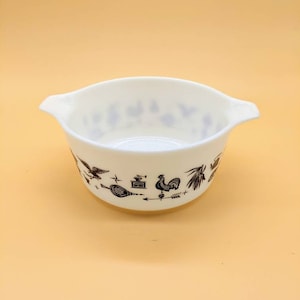 Vintage Pyrex Early American Casserole Dish