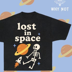 Lost in Space Skeleton Tee - Y2K Retro Cartoon Shirt, Cosmic Streetwear, Süßes Grunge Vintage Ästhetisches Übergroßes Shirt T-Shirt Boxy Fit
