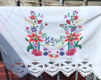 Vintage white cotton embriodered  cutwork  floral cafe curtain panel, valance with  cutwork decor