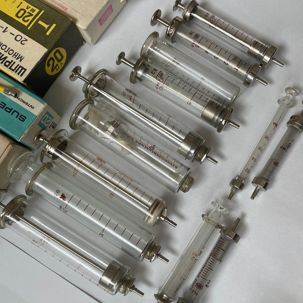 20c, 10cc, 5cc, 2cc, 1 cc  Never used Hypodermic Glass Syringes vintage medical Syringe,  pen needle craft kit, nurse doctor