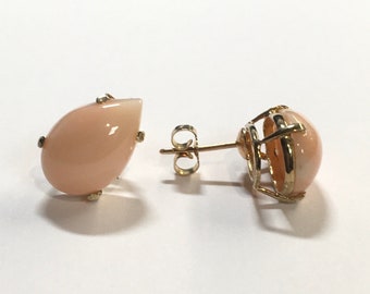 Vintage 14k Gold Pink Coral Pear Earrings