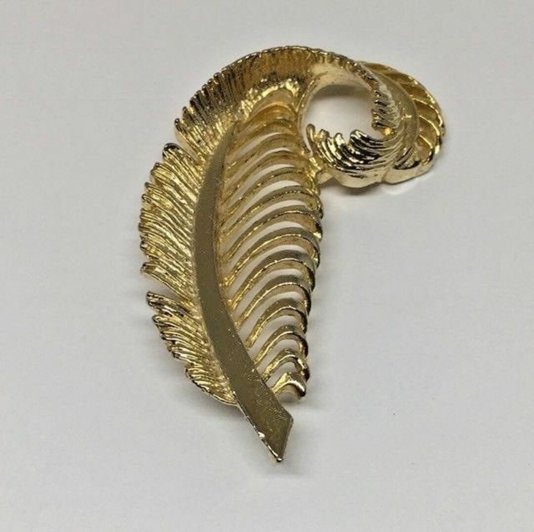Broche Fantaisie Dorée à 3 Feuilles - Imitation Naturelle Avec Nervures - Poids 9 Grammes - Occasion