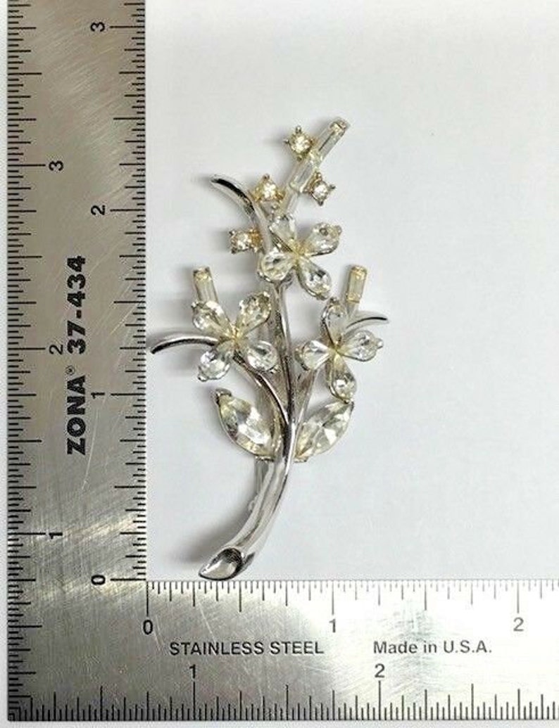 1940/'s Trifari Signed Patent Pending Floral Silver Tone Rhinestone Brooch Pin
