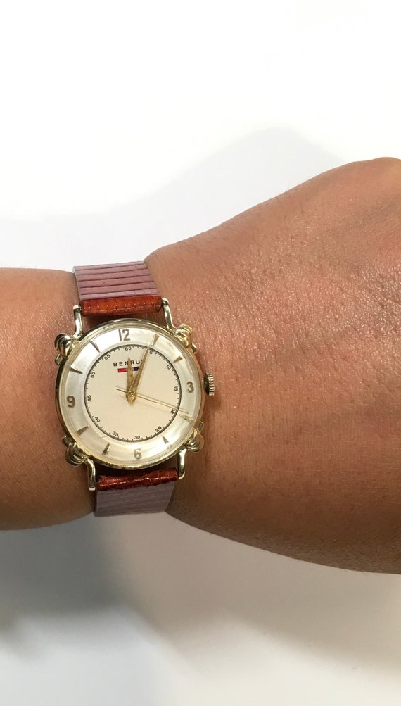 Vintage Benrus 14K Yellow Gold Mens Watch: Mechanical Wind, Knotted Lugs