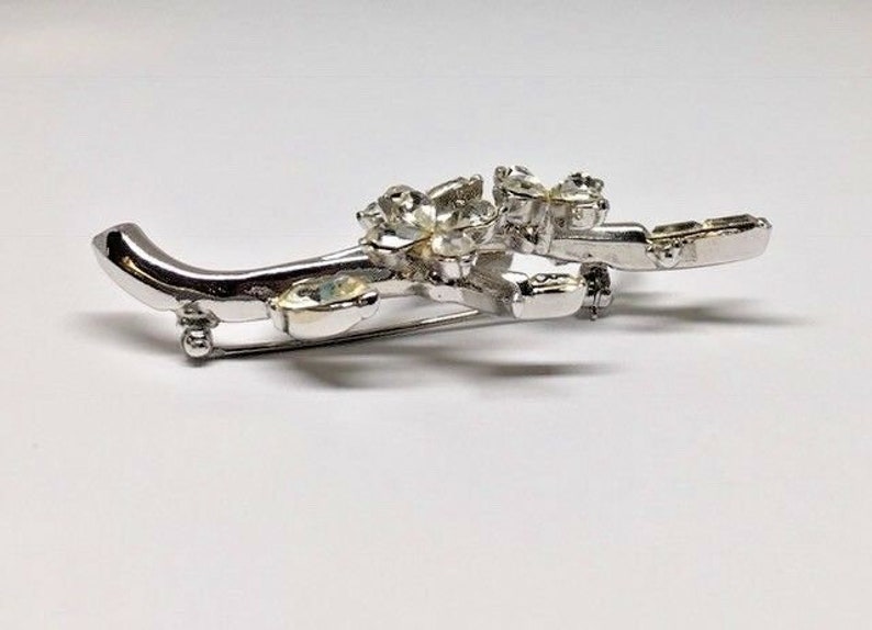 1940/'s Trifari Signed Patent Pending Floral Silver Tone Rhinestone Brooch Pin