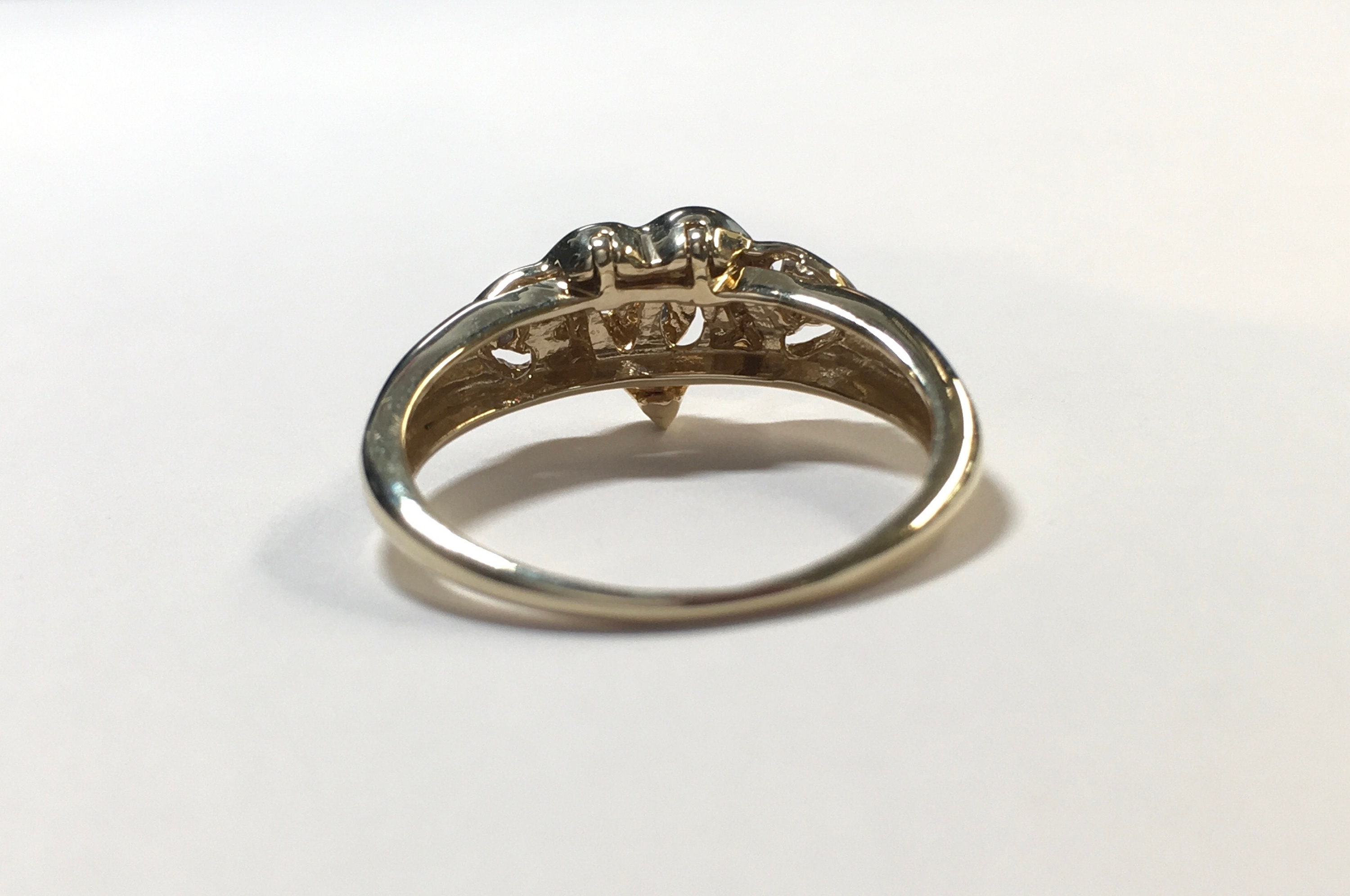 Vintage 10k Yellow Gold 3 Stone Diamond Heart Flip Top
