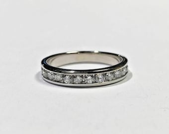 10k White Gold Diamond Wedding Band: Round Cut Anniversary Ring, Size 6