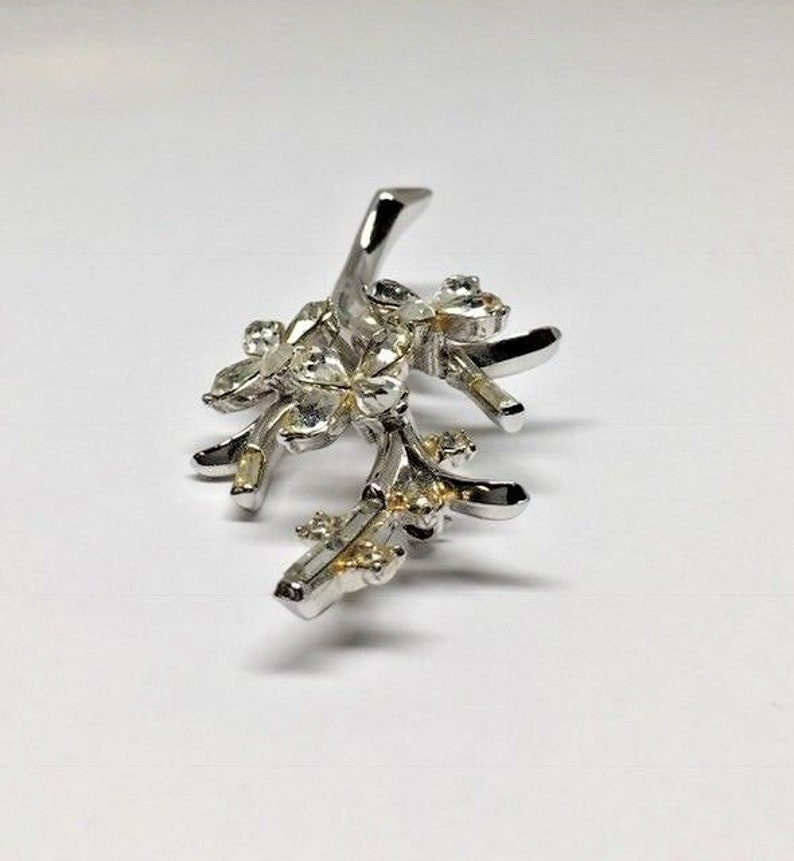 1940/'s Trifari Signed Patent Pending Floral Silver Tone Rhinestone Brooch Pin