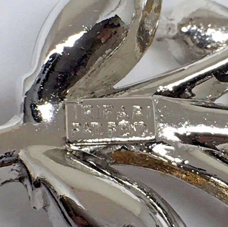1940/'s Trifari Signed Patent Pending Floral Silver Tone Rhinestone Brooch Pin