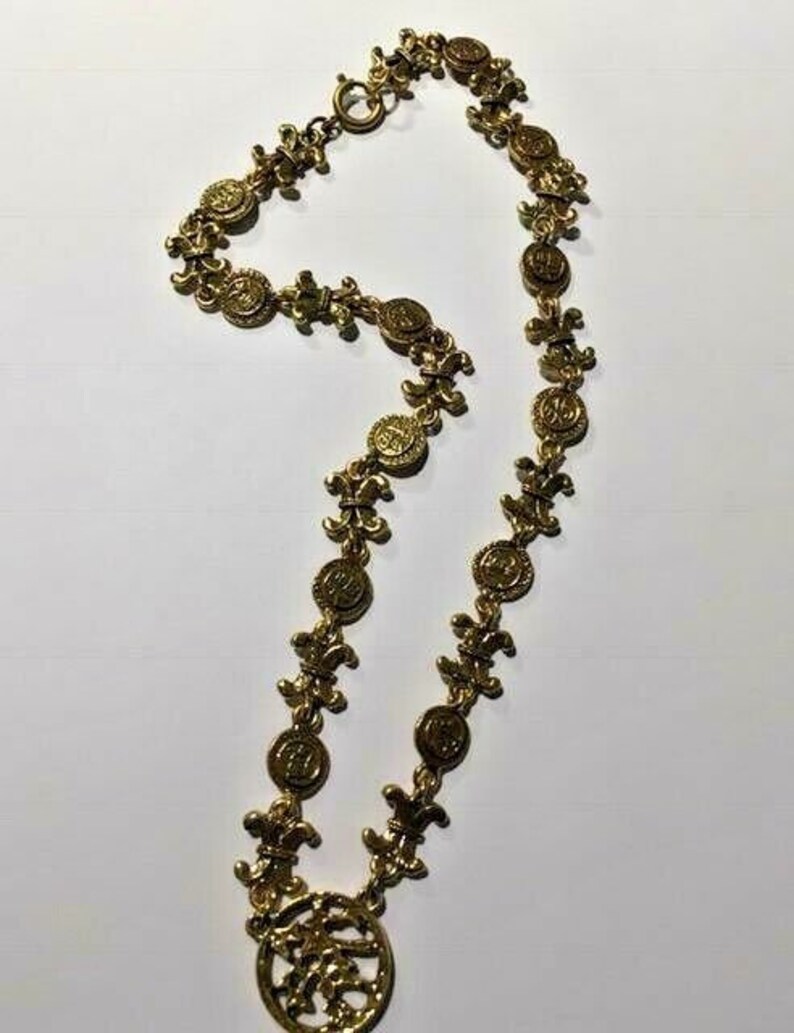 Signed Vintage Goldette Gold Tone Green Bead Chinese Zodiac Happiness Pendant Necklace
