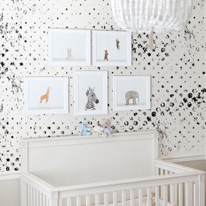 Grunge dots wallpaper Zwart-witte muurschildering, Polka dots behang, Verwisselbaar behang, Peel en stick wanddecor, Minimalistisch 38 afbeelding 2