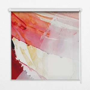 以下が含まれることがあります： 赤、オレンジ、黄色、白のペイントストロークを使用した抽象的なアートプリント。プリントはモダンでコンテンポラリーなスタイルです。