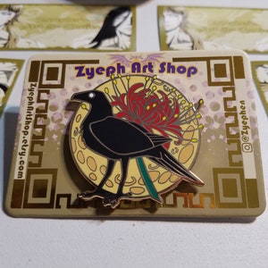 Emaille pin Crow and Spider-lelie