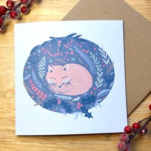 Carte de Noël festive Sleeping Fox, carrée, vierge à l'intérieur