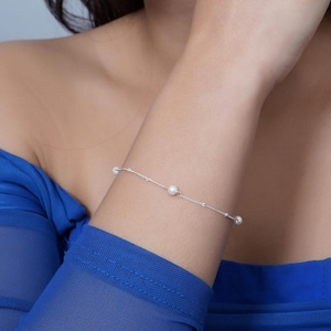 Silver Freshwater Shell Pearl Bracelet, 4mm Pearl Beaded Bracelet, Simple Pearl Bracelet, Bridal Bracelet, Wedding Jewelry, Bridesmaid Gift