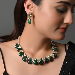 Emerald Green Kundan Necklace, Bollywood Jewelry, Statement Necklace, Elegant Jewelry, Sabyasachi Jewelry, Indian Jewelry, Choker Necklace