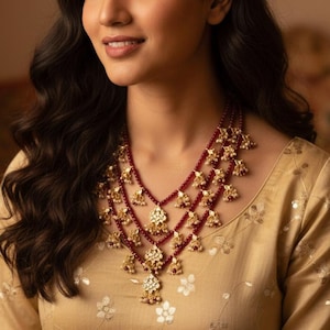 Conjunto de collar, pendientes y collar Rani Haar de 3 hilos con dijes de rubí Kundan, joyería nupcial india Guttapusalu, regalo de boda para mujer.