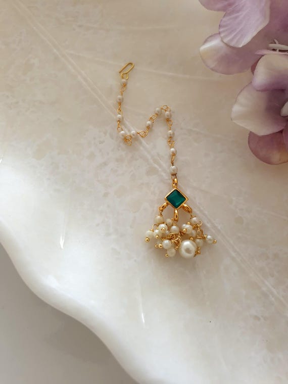 Pearl Cluster Maang Tikka, Emerald Green Stone Tikka, Dainty  display picture 1