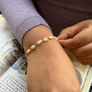 Real Baroque Pearl Bracelet, Natural Freshwater Pearl Bracelet, 18K Dainty Pearl Minimal Bracelet, Bridesmaid Gift, Bridal Wedding Bracelet