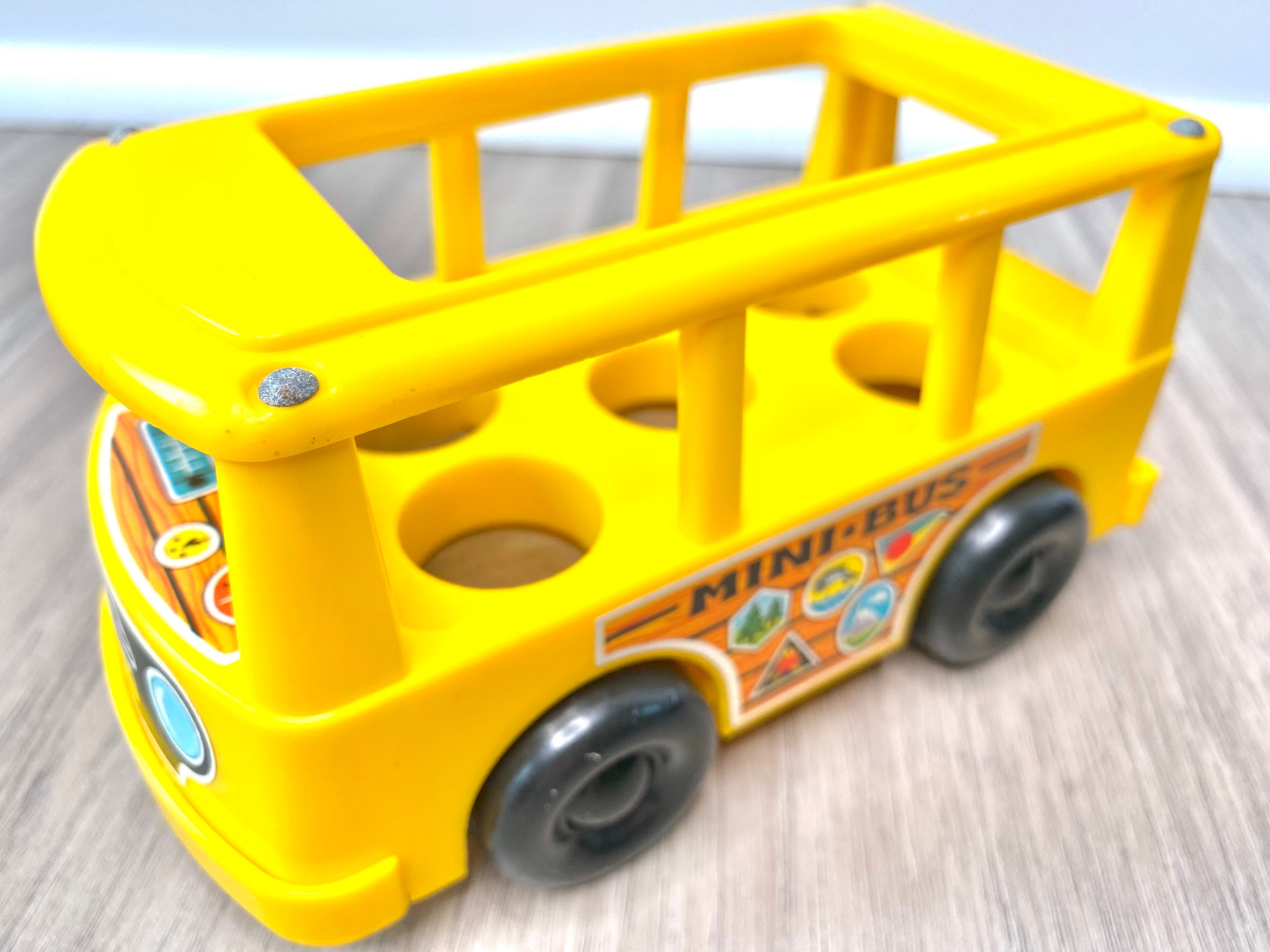 141 Fisher Price Play Family Mini-Bus (Lot 25) (D'occasion) à Carouge GE pour CHF 15 – avec livraison | Acheter sur