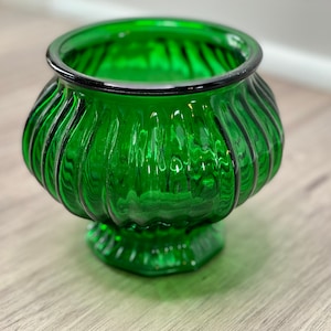 EO Brody Emerald Green Vintage Glass Vase, EO Brody Vase, Vintage glass Vase, Green Vase, Emerald Green Glass Vase, Ribbed Glass Vase, Vase