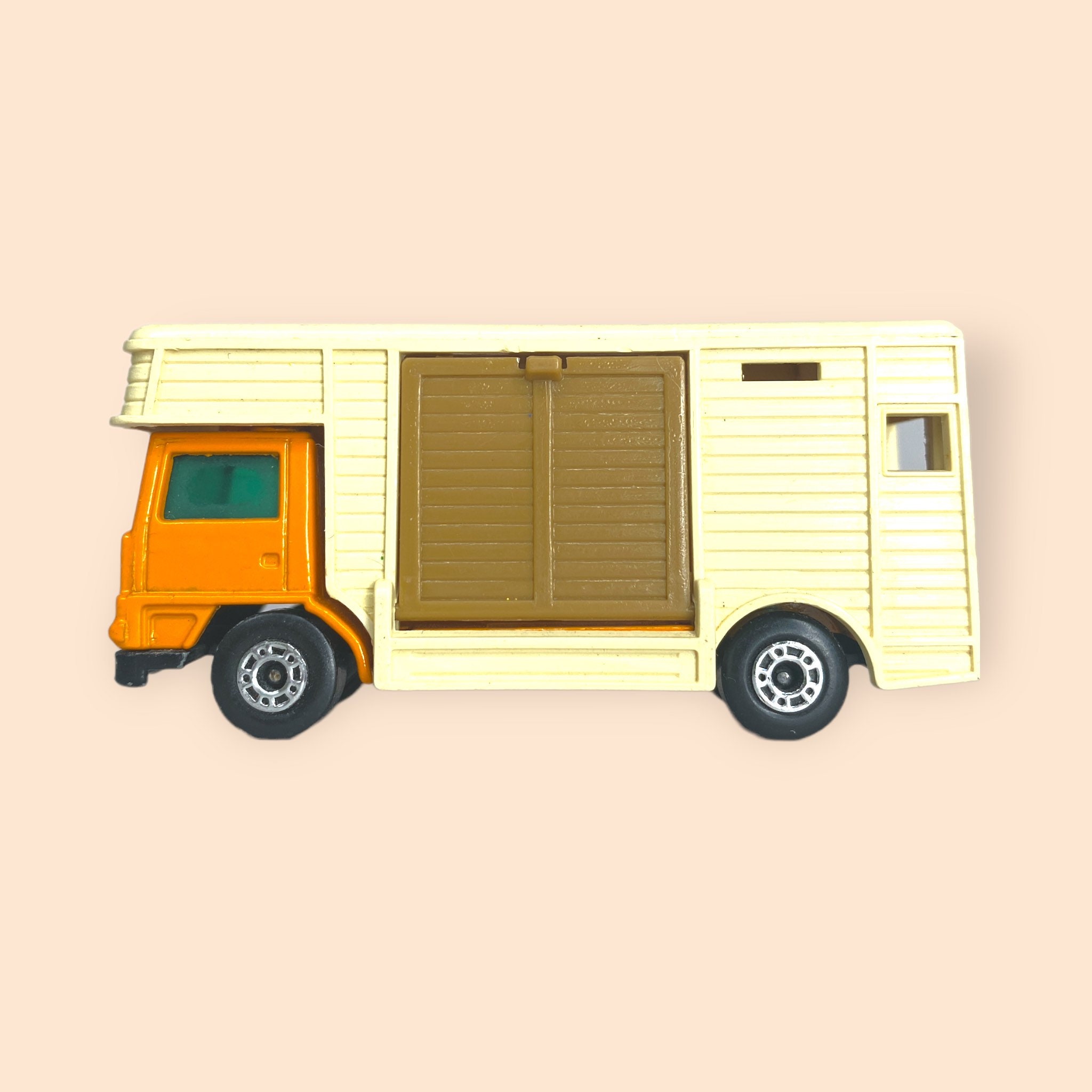 Amazon | イギリス マッチボックス（matchbox） superfast