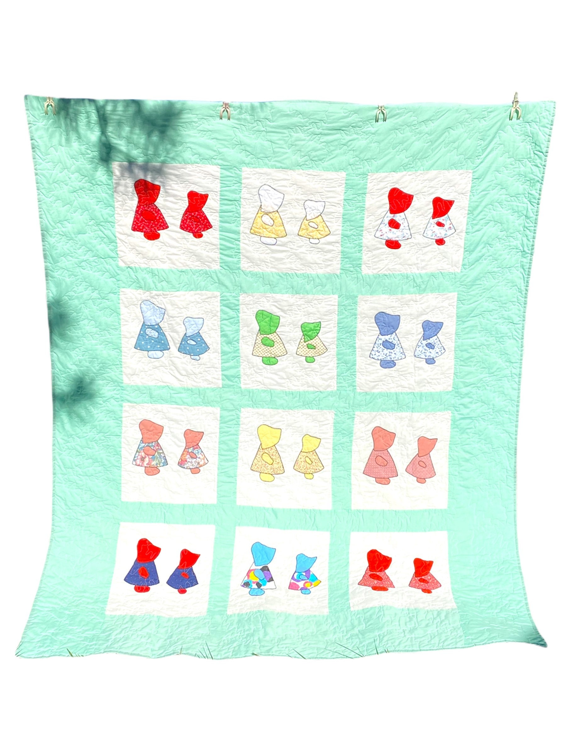 Vintage 1970s Sun Bonnet Sue Quilt: Handmade Turquoise & White 