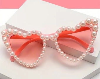 Hens Party Pearl Heart Sunglasses| Bachelorette Party Decoration, Bridesmaid Gift Bridal Shower Supplies, Bride to Be Bridesmaid Photo Booth