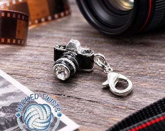 Camera Zipper Pull