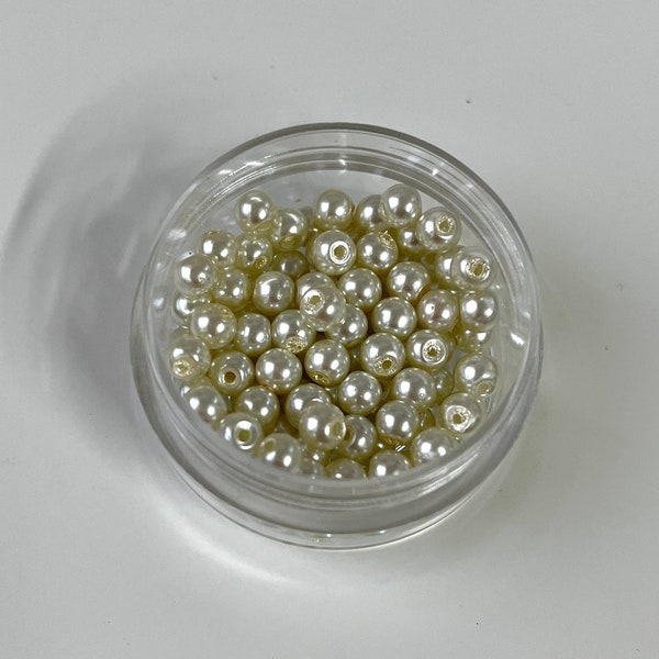 PERLEN zum STICKEN, Renaissance Perlen, 4 mm Perlen, Glasperlen, Perlen in "CHAMPAGNER"
