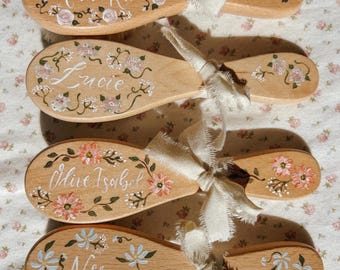 Personalized Baby Girl Keepsake Hairbrush: Handpainted Calligraphy Name with Floral Design, Baptism Gift From Godparent, Flower Girl Gift