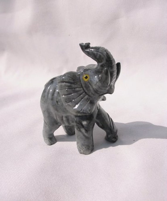 Peruvian Soapstone Animal Elephant Carving Hand Carved 1.5/" Figure From Peru
