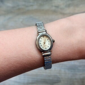 Classic Silver Oval Watch - Etsy display picture 2