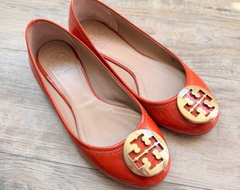 Tory Burch Patent Leather Ballet Flats Orange Gold Logo Women's Size 7 7.5