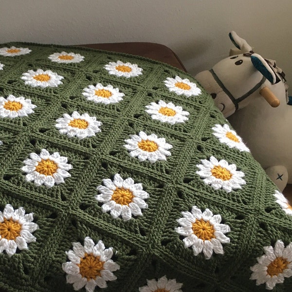 CUSTOM MADE Daisy/Sunflower floral baby girl blanket, carefully handmade,  crocheted, baby throw, stroller, crib,large blanket for sale/soft