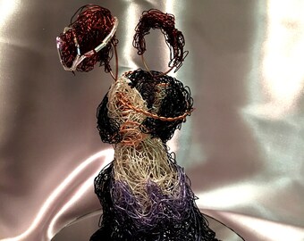 Pretty in purple , Wedding cake topper , unique wedding cake topper , unique wedding , wedding cake toppers ,geek wedding, wire cake toppers